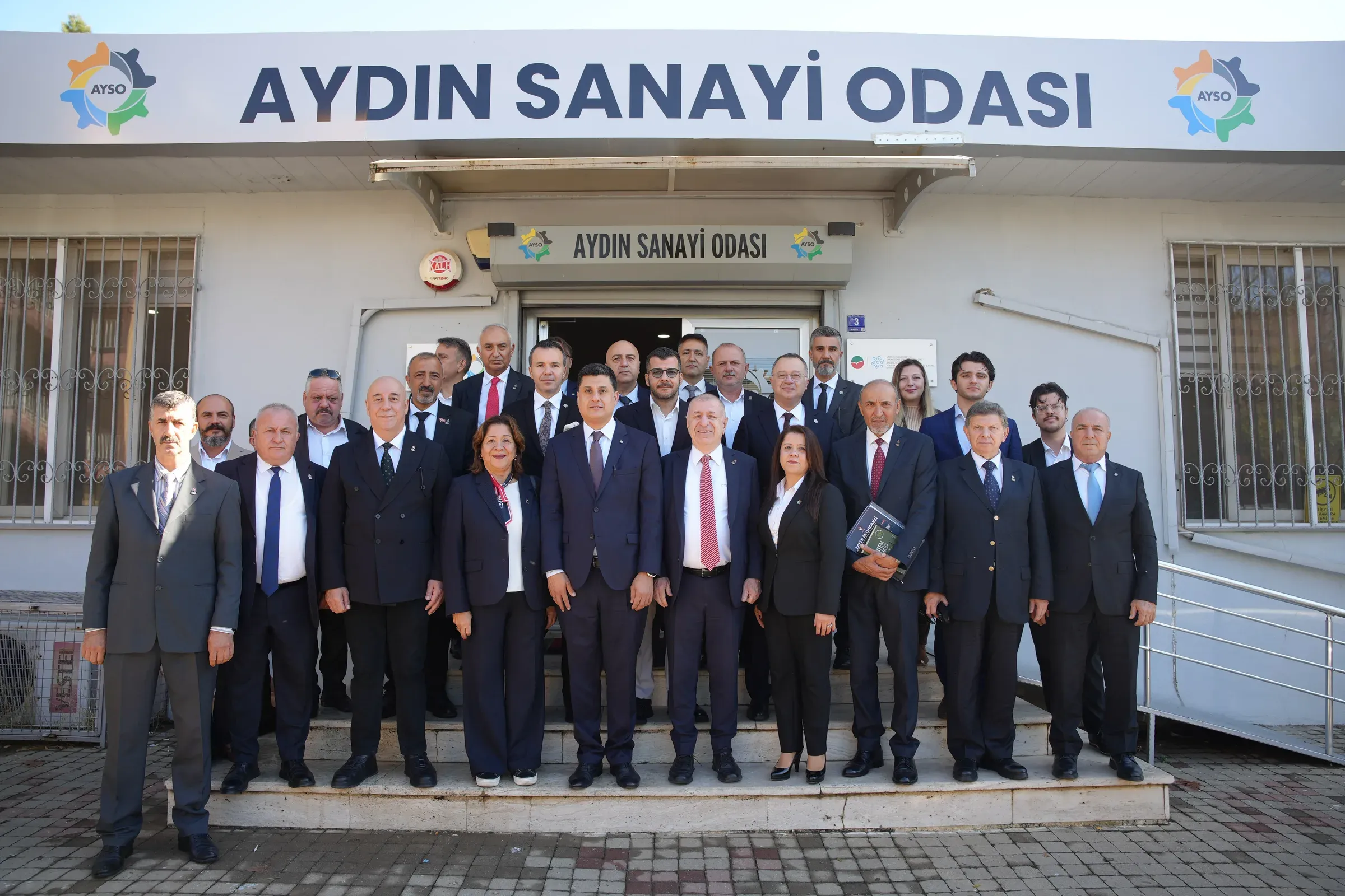 Ümit Özdağ Aydın Sanayi Odası’nı ziyaret etti
